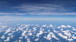 青空背景　白の景色　高度一万メートル　空の写真　高解像度・高画質の壁紙